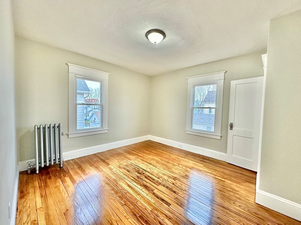 373 Hampden St, Chicopee MA 01013-1557 exterior