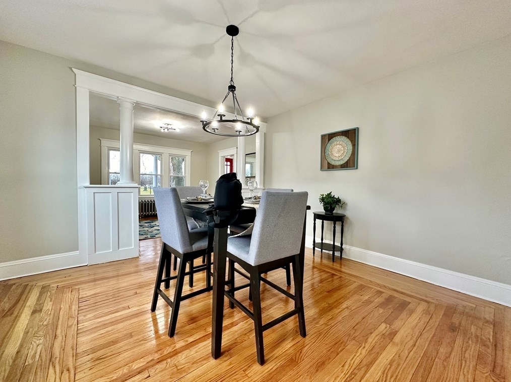 373 Hampden St, Chicopee MA 01013-1557 exterior