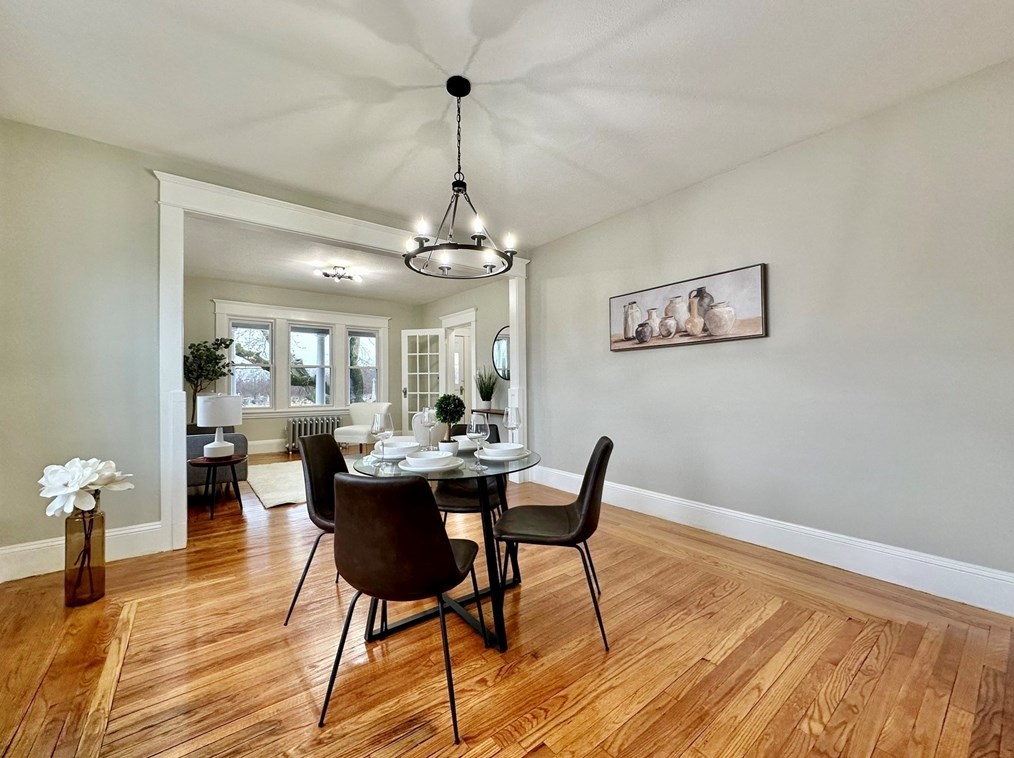 373 Hampden St, Chicopee MA 01013-1557 exterior