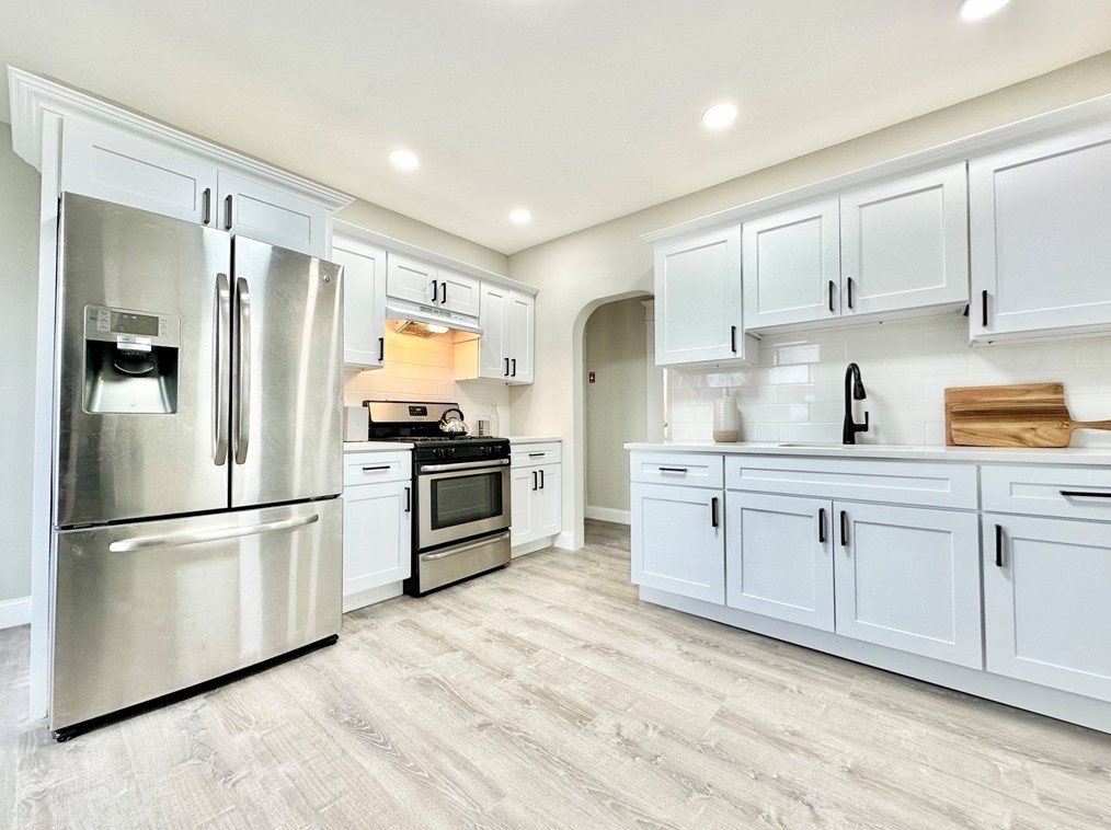 373 Hampden St, Chicopee MA 01013-1557 exterior