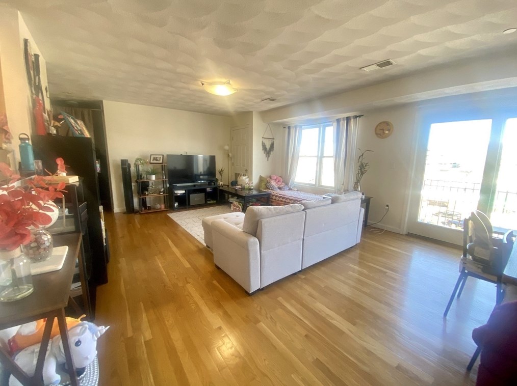 260 Main St Apt 402, Malden, MA 02148