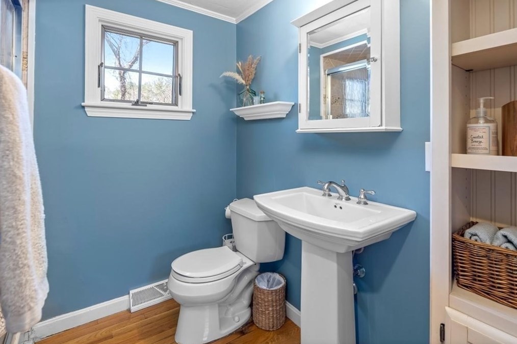 28 Christina Ct, Duxbury MA 02332-3619 exterior