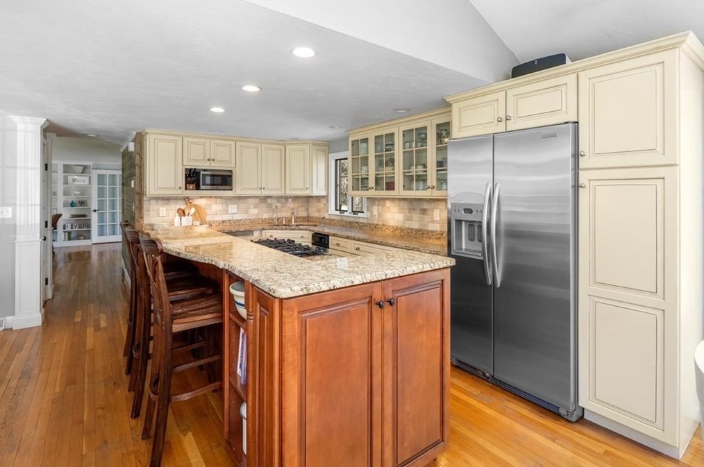 28 Christina Ct, Duxbury MA 02332-3619 exterior