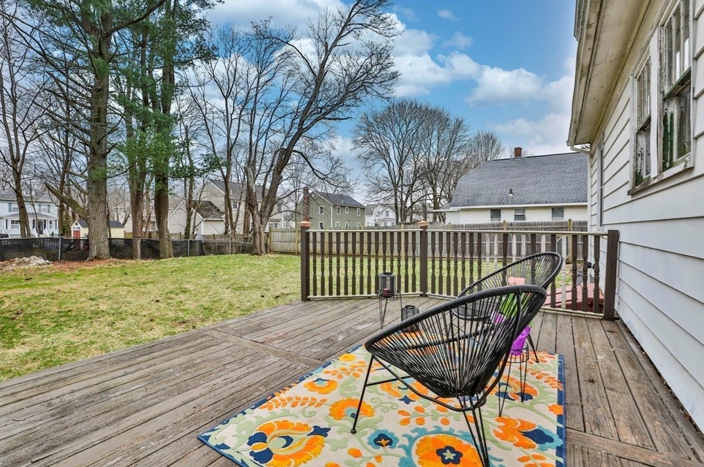 26 Bella Vista Ave, Mansfield MA  02048-1307 exterior