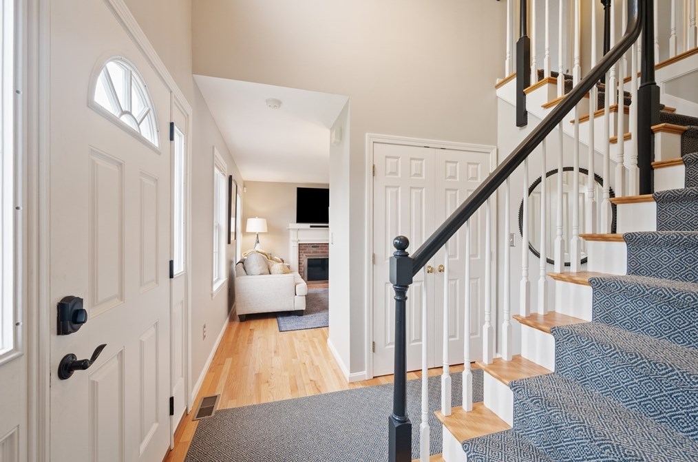 91 School St, Framingham, MA 01701-7716