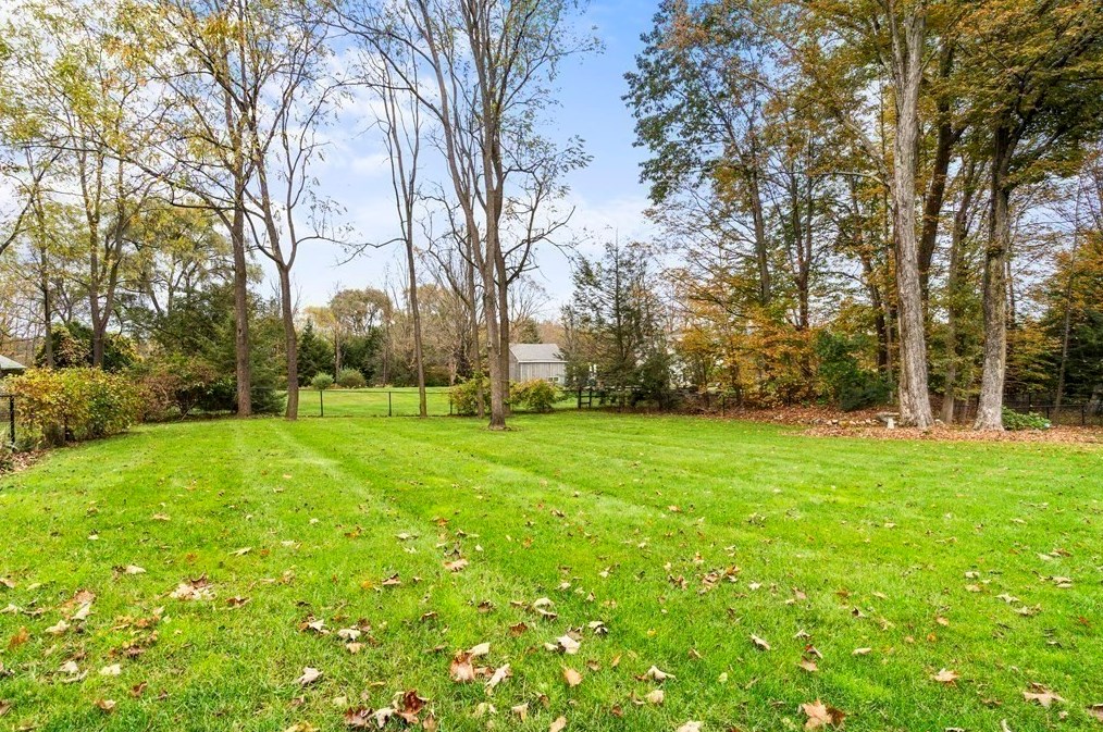 83 Main St, Southborough MA  01772-1225 exterior