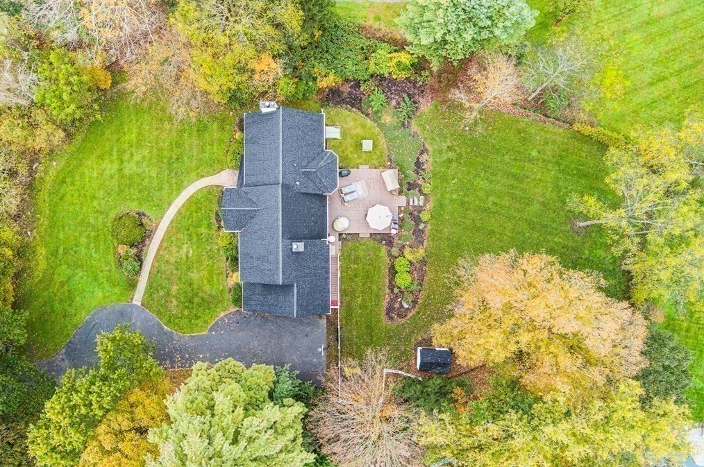 83 Main St, Southborough MA  01772-1225 exterior