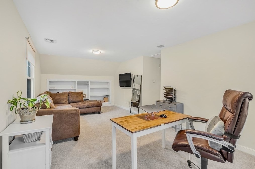 83 Main St, Southborough MA  01772-1225 exterior