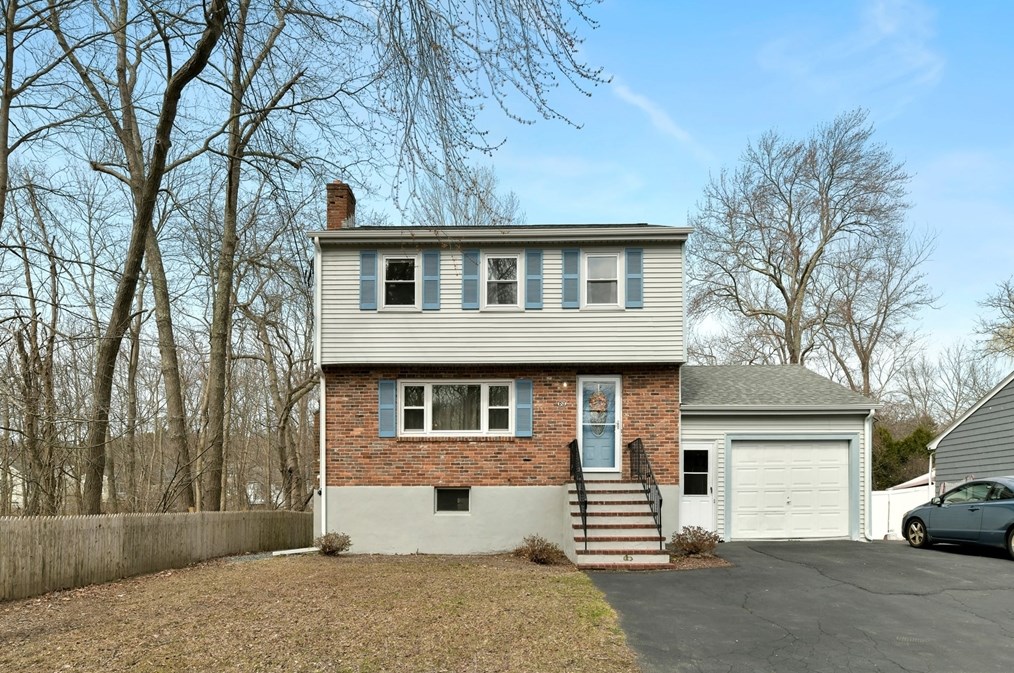 69 Goshen Rd, Dedham, MA 02026