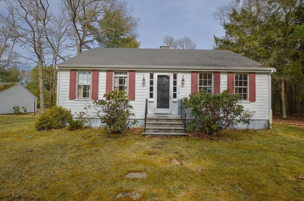 158 Great Neck Rd, Wareham, MA 02571 exterior