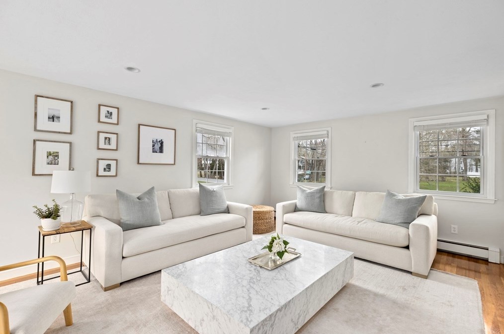 7 Camelot Dr, Hingham MA  02043-4861 exterior