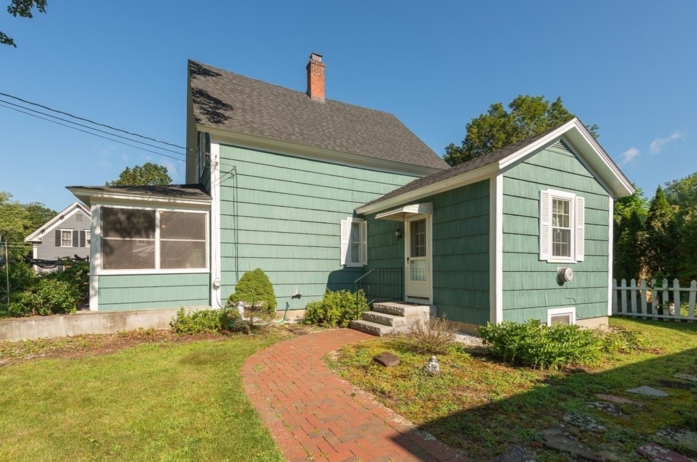 6 Smith St, Townsend MA  01469-1008 exterior