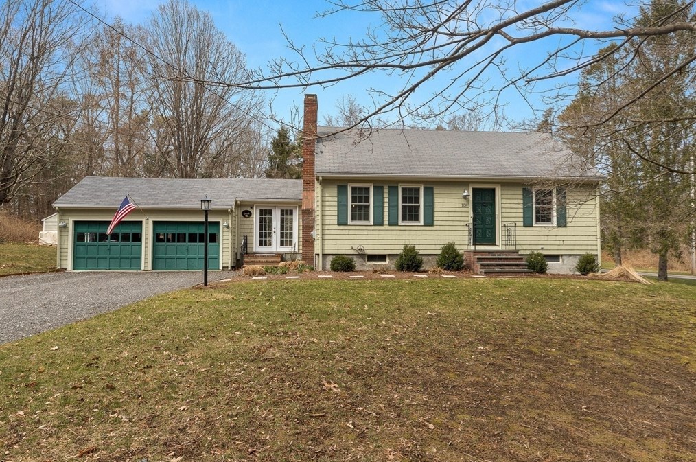 108 Cedar St, Wenham, MA 01984 exterior