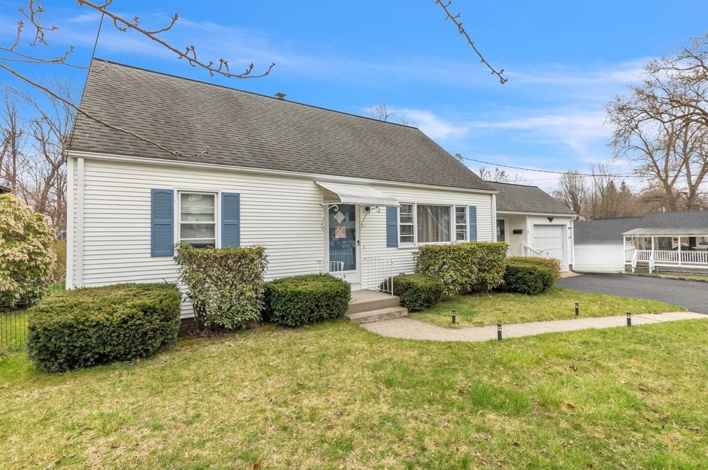 89 Silver St, West Springfield, MA 01089 exterior