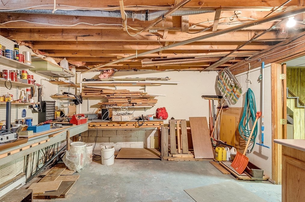 141 Thissell Ave, Dracut MA  01826-5181 exterior