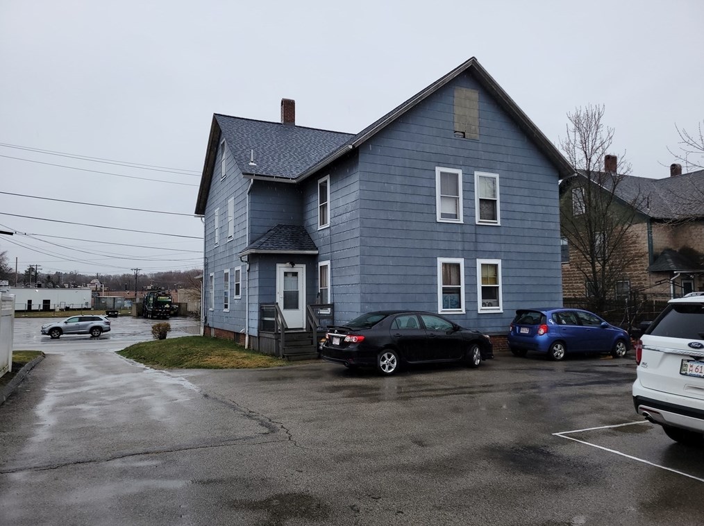 10-12 Hartley St, Webster, MA 01570