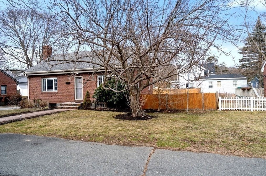 68 Sutcliffe Rd, Lynn, MA 01904-1741