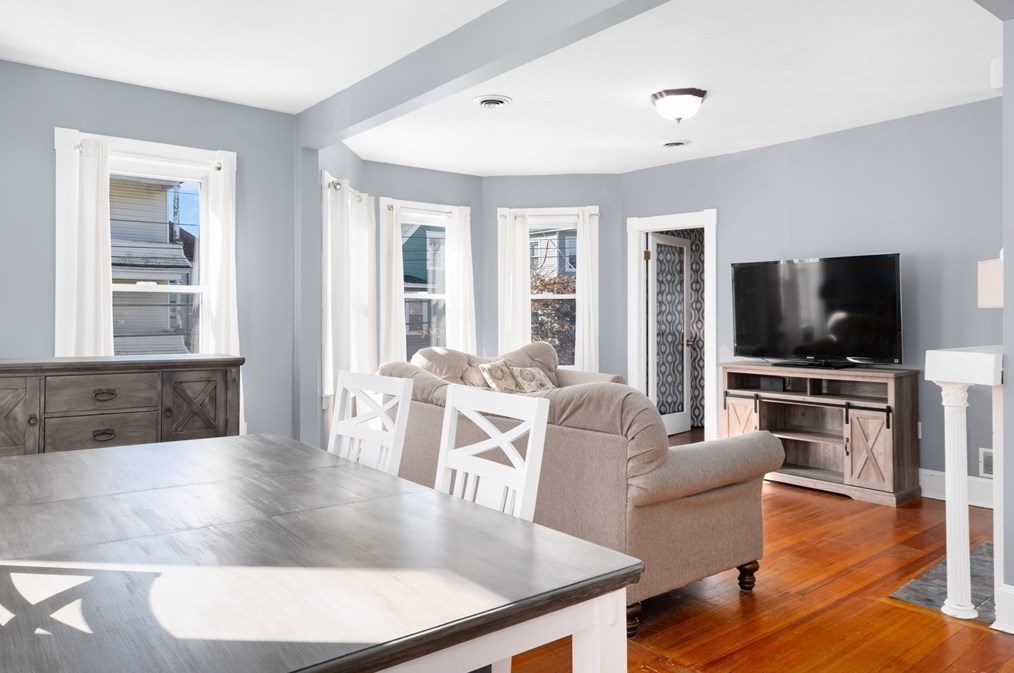 293 Earle St, New Bedford MA 02746-1813 exterior