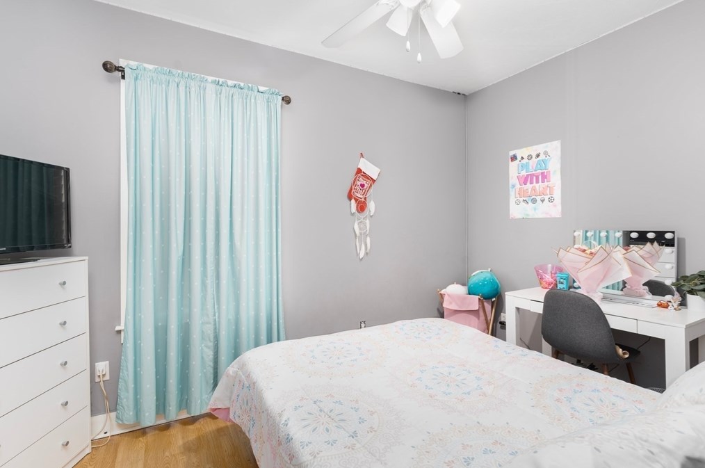 293 Earle St, New Bedford MA 02746-1813 exterior