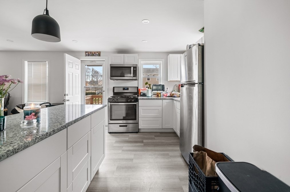 235 Chancery St, New Bedford MA 02740-3447 exterior