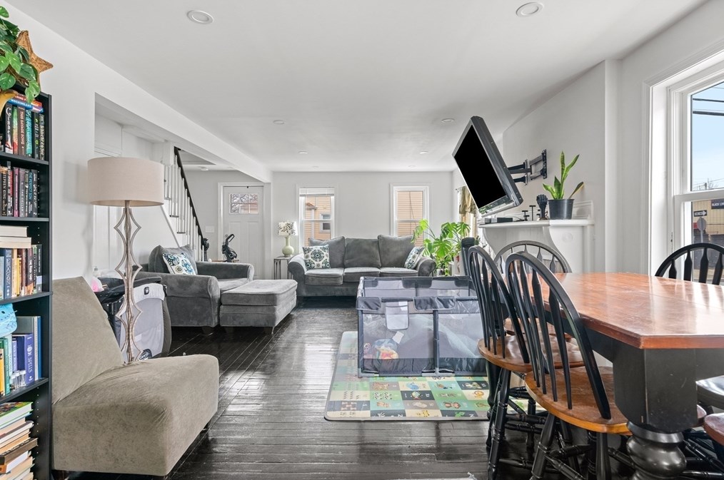 235 Chancery St, New Bedford MA 02740-3447 exterior