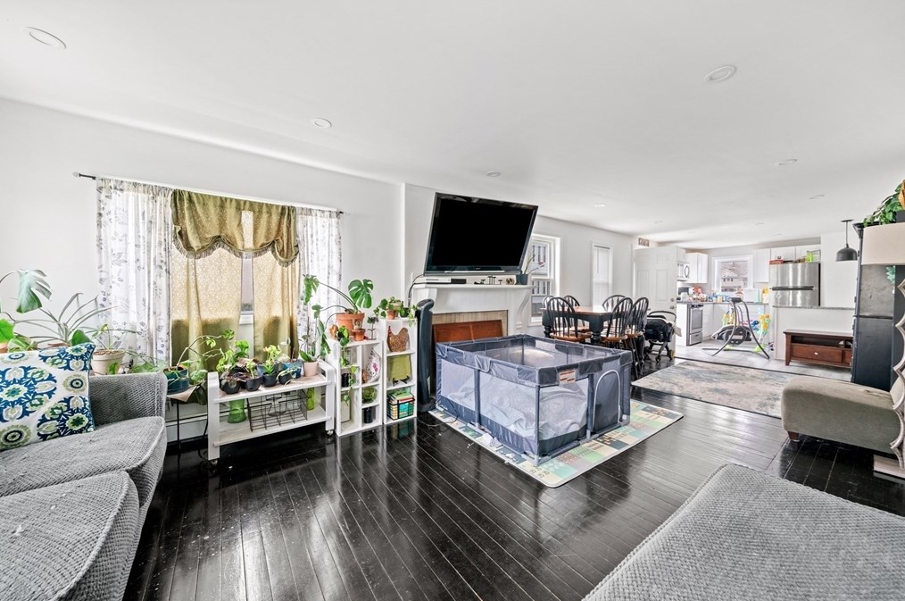 235 Chancery St, New Bedford MA 02740-3447 exterior