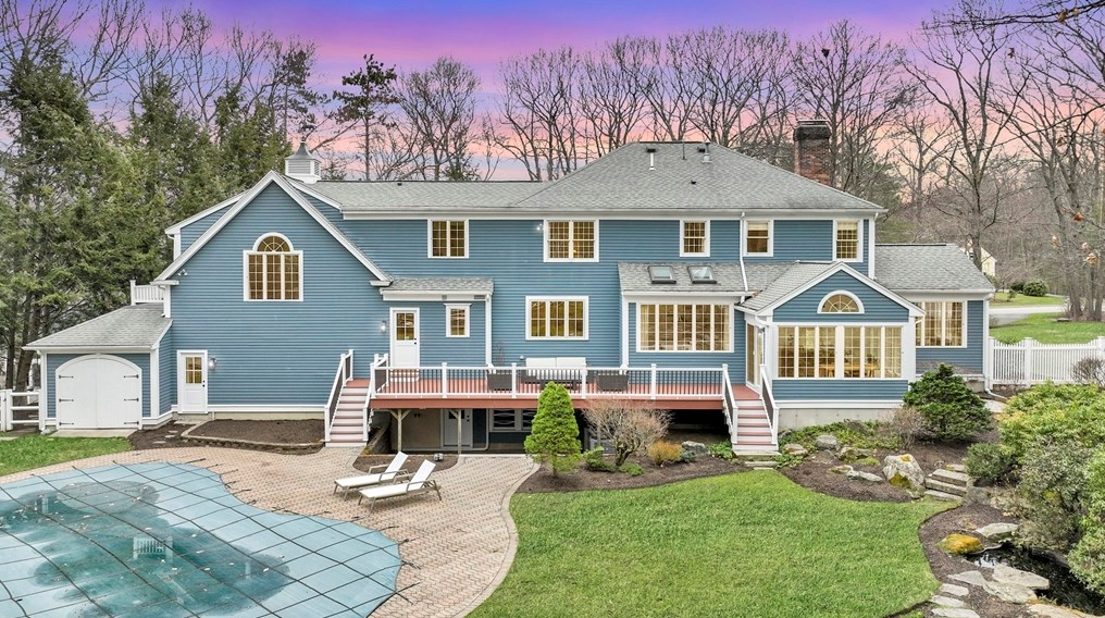 55 Presidential Dr, Southborough, MA 01772-1126