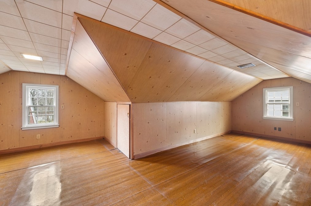 668 Burncoat St, Worcester MA 01606-1175 exterior