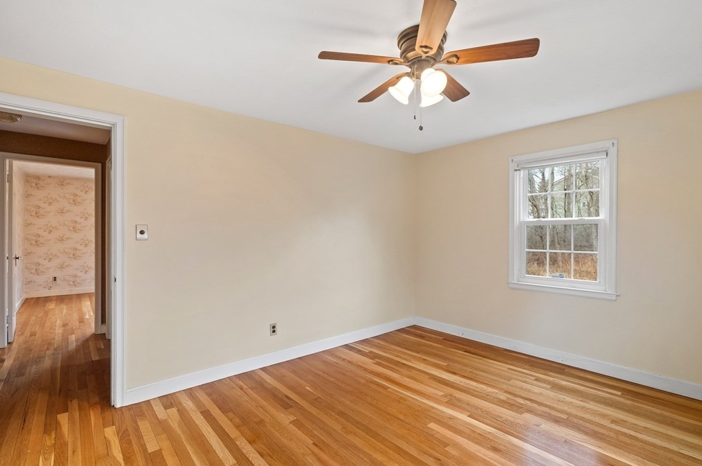 668 Burncoat St, Worcester MA 01606-1175 exterior