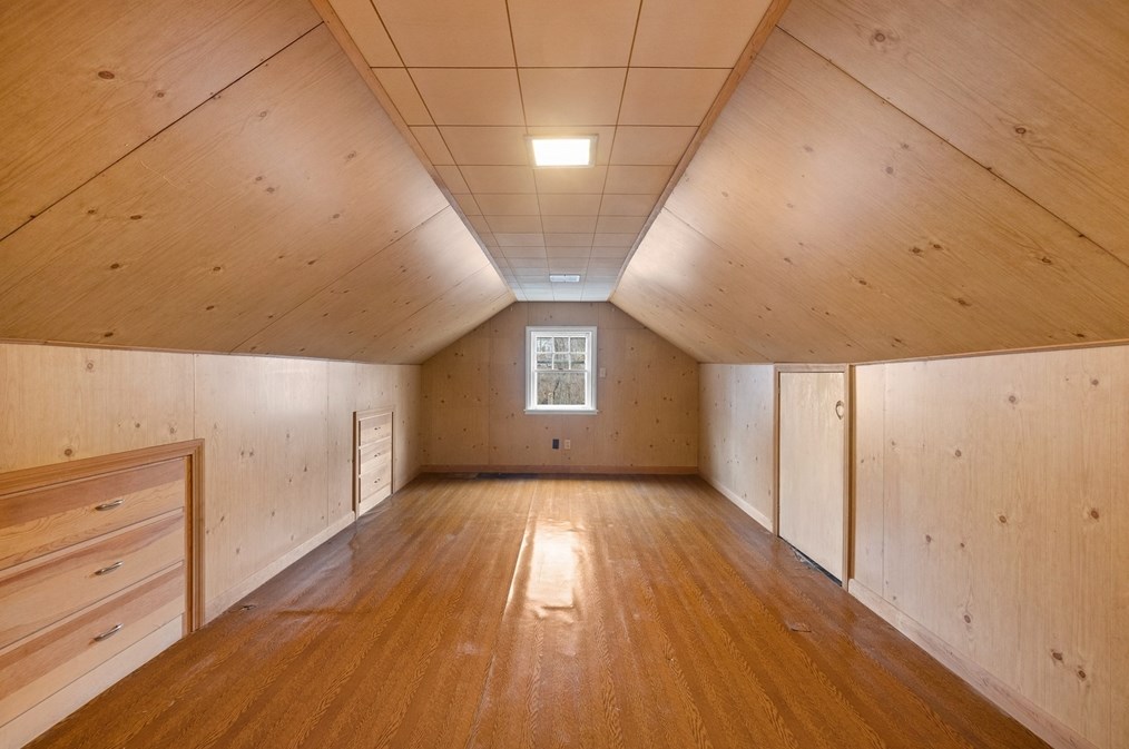 668 Burncoat St, Worcester MA 01606-1175 exterior