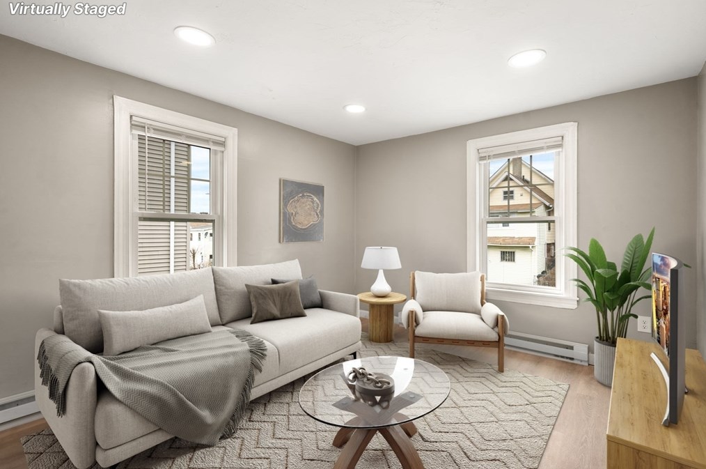 52 Elliot St, Worcester MA  01605-2953 exterior