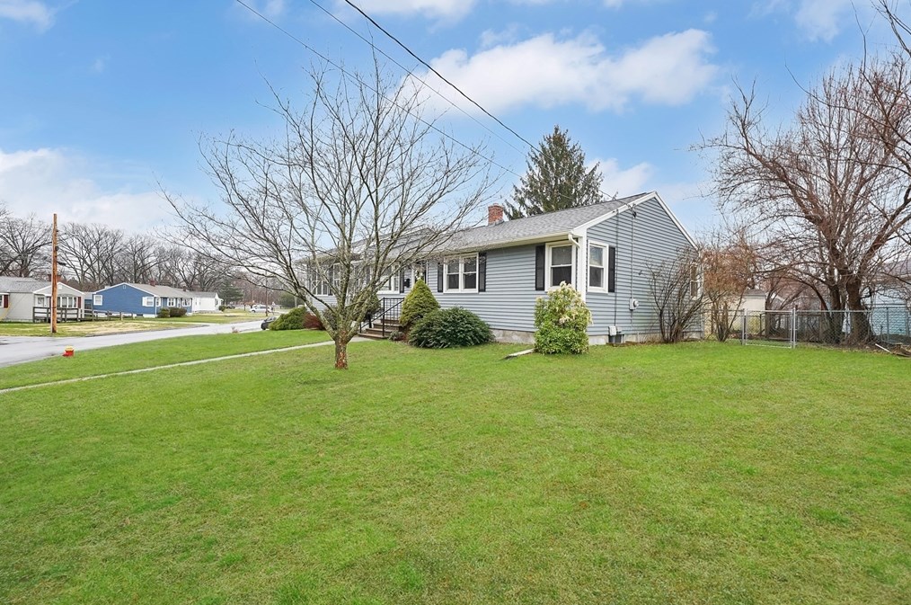 47 Cecile Dr, Chicopee, MA 01020