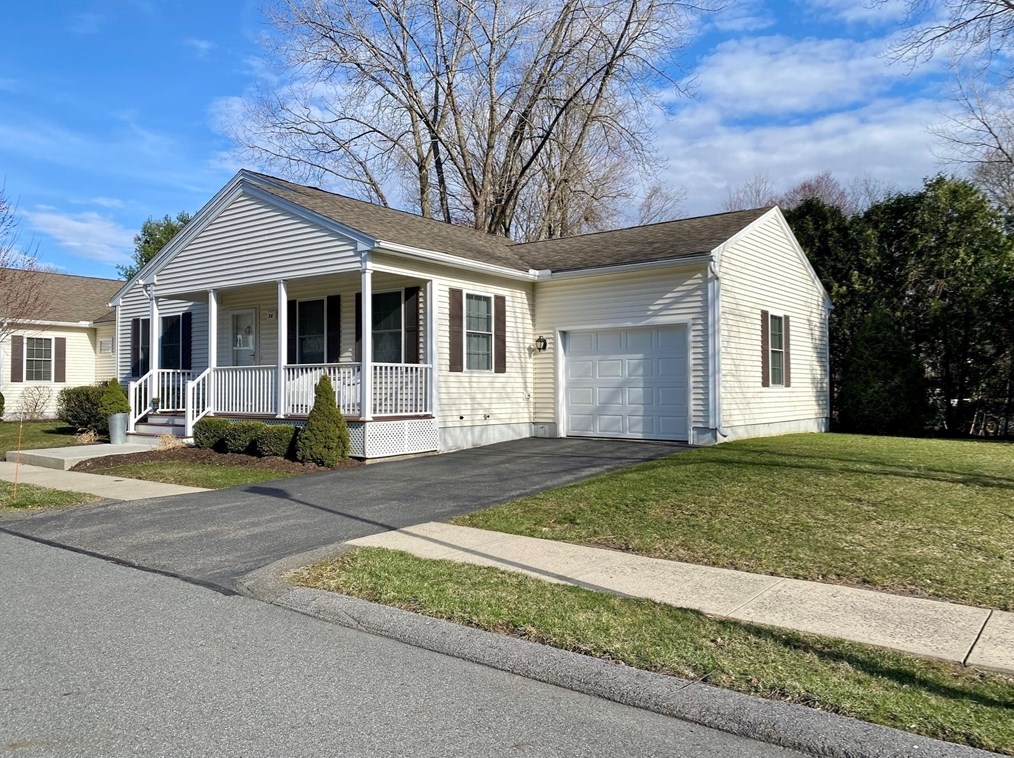 36 Emily Ln, Greenfield, MA 01301 exterior