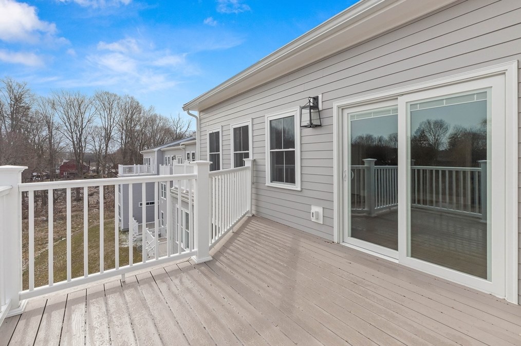 51 Main St, Haverhill MA 01833-2009 exterior