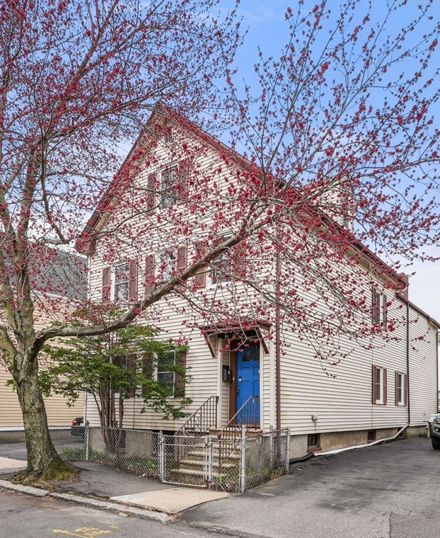 401 Norfolk St, Cambridge MA  02139-1416 exterior