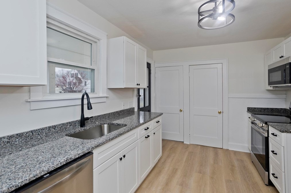 19 Harrison Ave, Montgomery MA  01085-4211 exterior