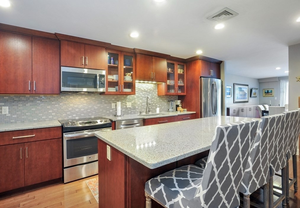 40 Greenleaf St #203, Quincy, MA 02169