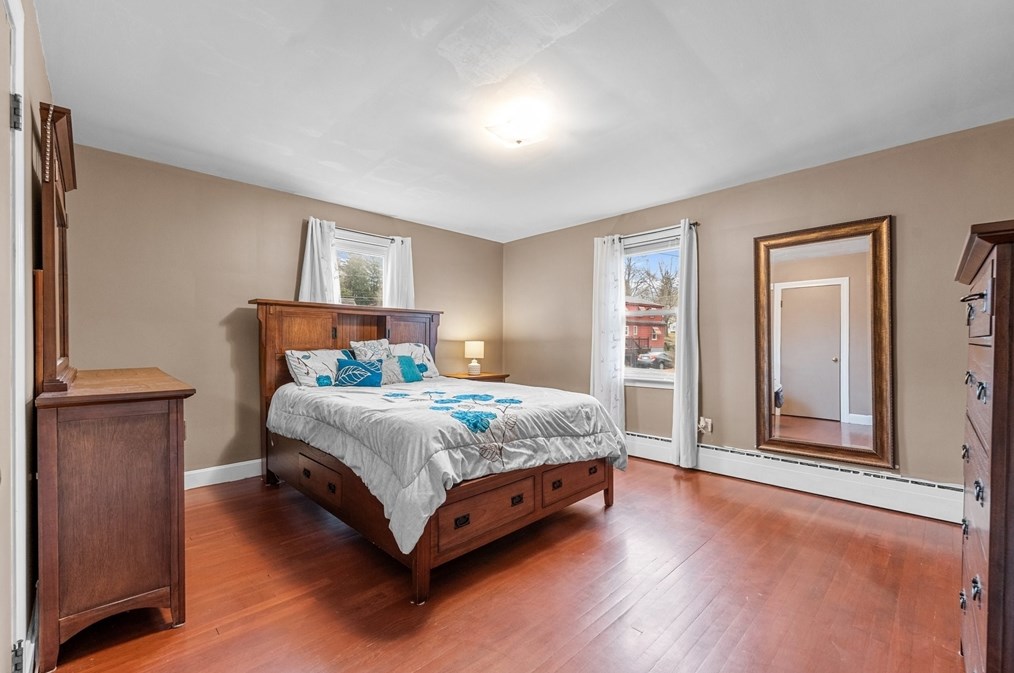 13 Stearns Ave, Leominster MA 01453 exterior