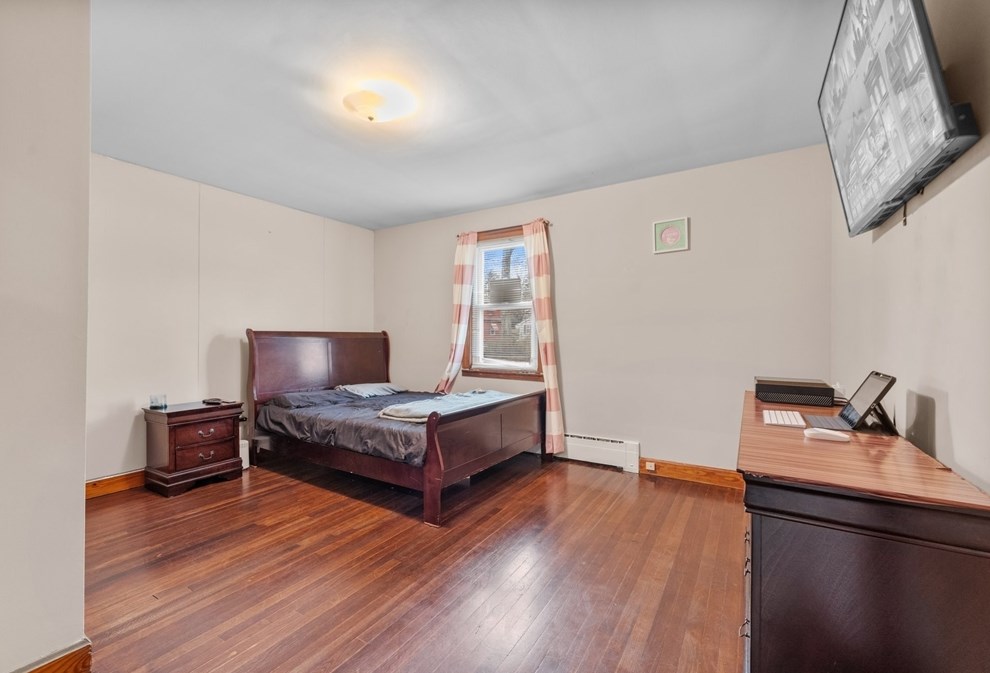 13 Stearns Ave, Leominster MA 01453 exterior