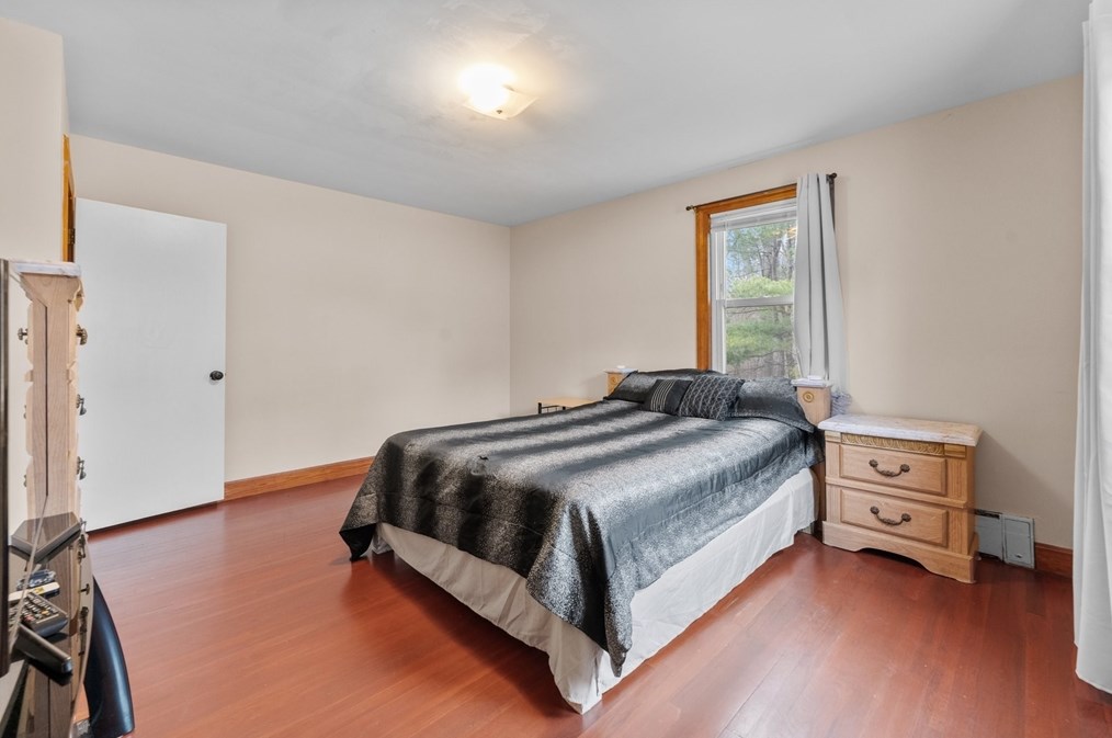 13 Stearns Ave, Leominster MA 01453 exterior