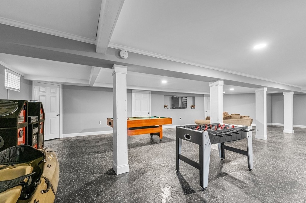 13 Stearns Ave, Leominster MA 01453 exterior