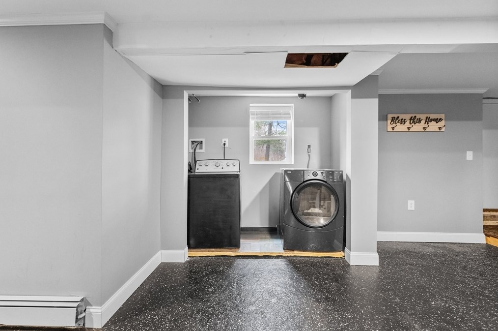 13 Stearns Ave, Leominster MA 01453 exterior