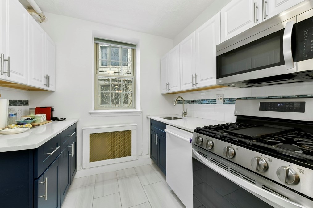 1490 Beacon St, Brookline, MA 02446 exterior