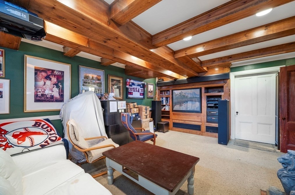 279 Nahant Rd, Nahant MA 01908-1341 exterior