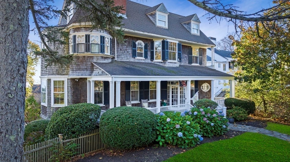 279 Nahant Rd, Nahant MA 01908-1341 exterior