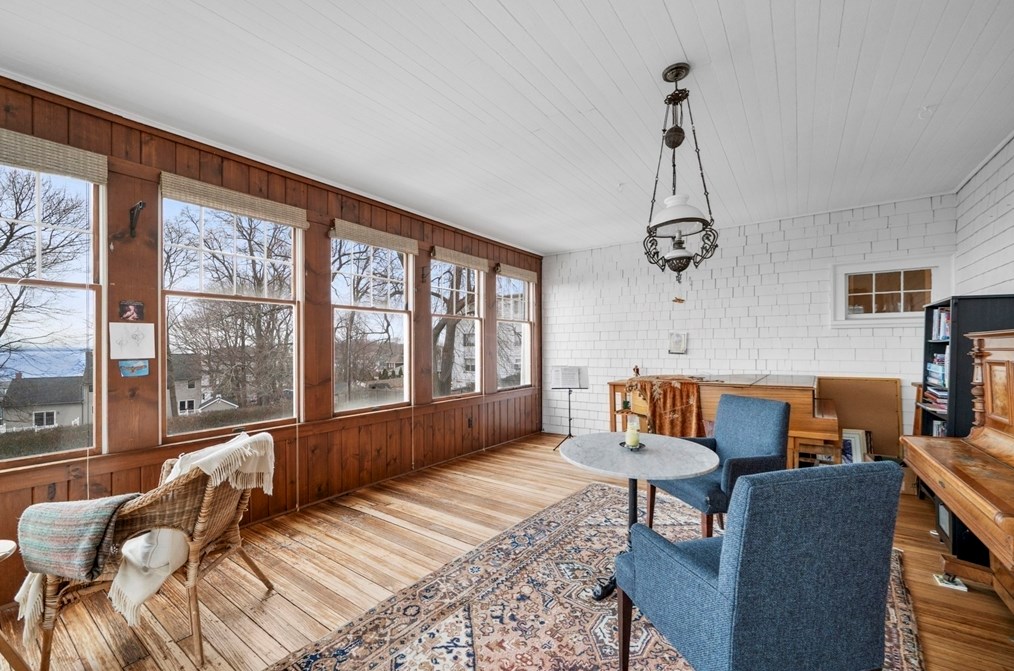 279 Nahant Rd, Nahant MA 01908-1341 exterior