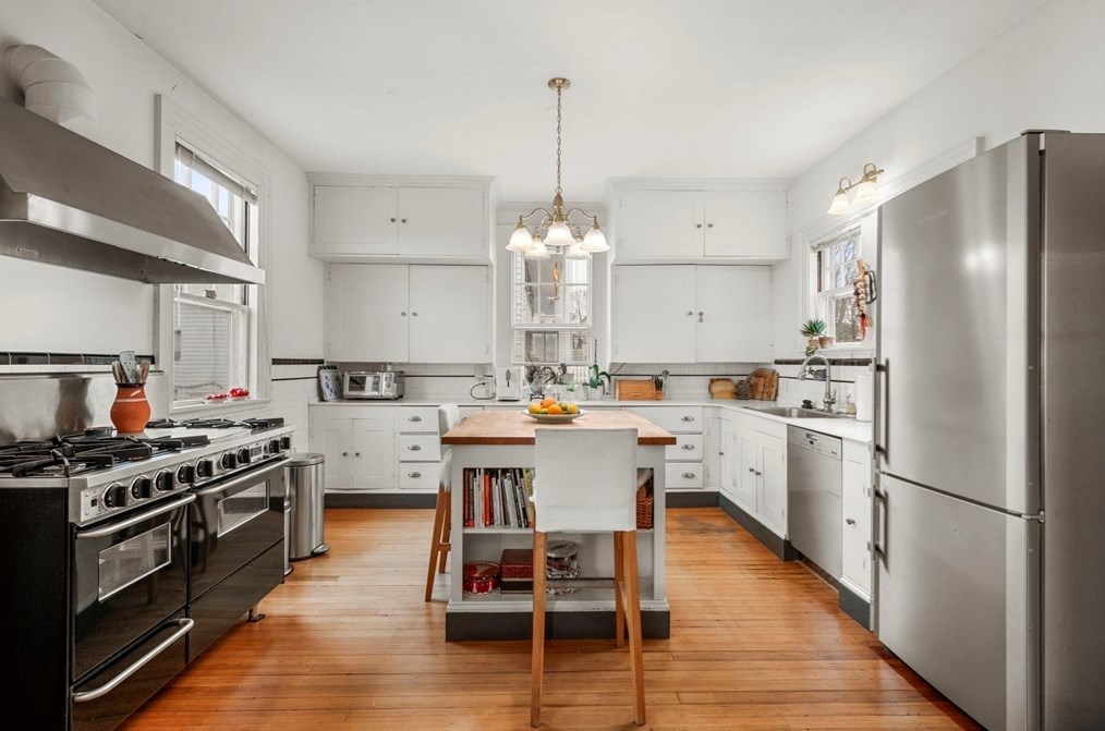 279 Nahant Rd, Nahant MA 01908-1341 exterior