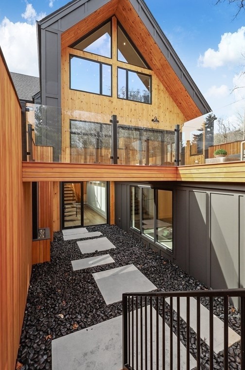 23 Dwight Rd, Needham, MA 02492 exterior