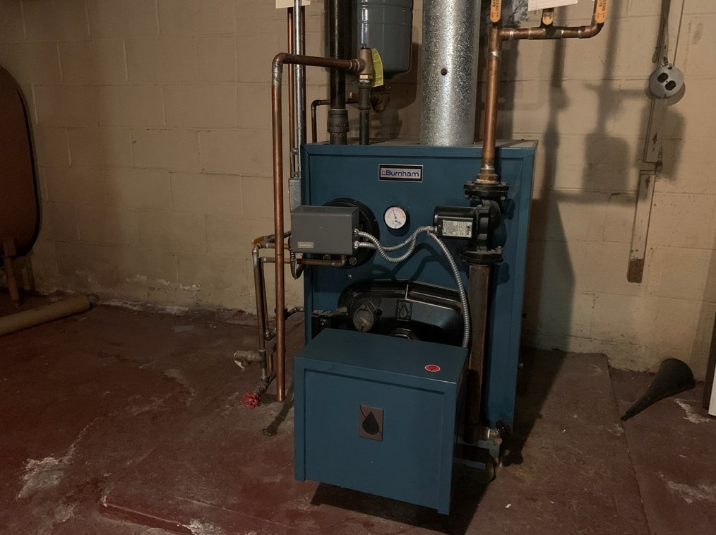 59 Champlain St, Dracut MA  01826-3946 exterior