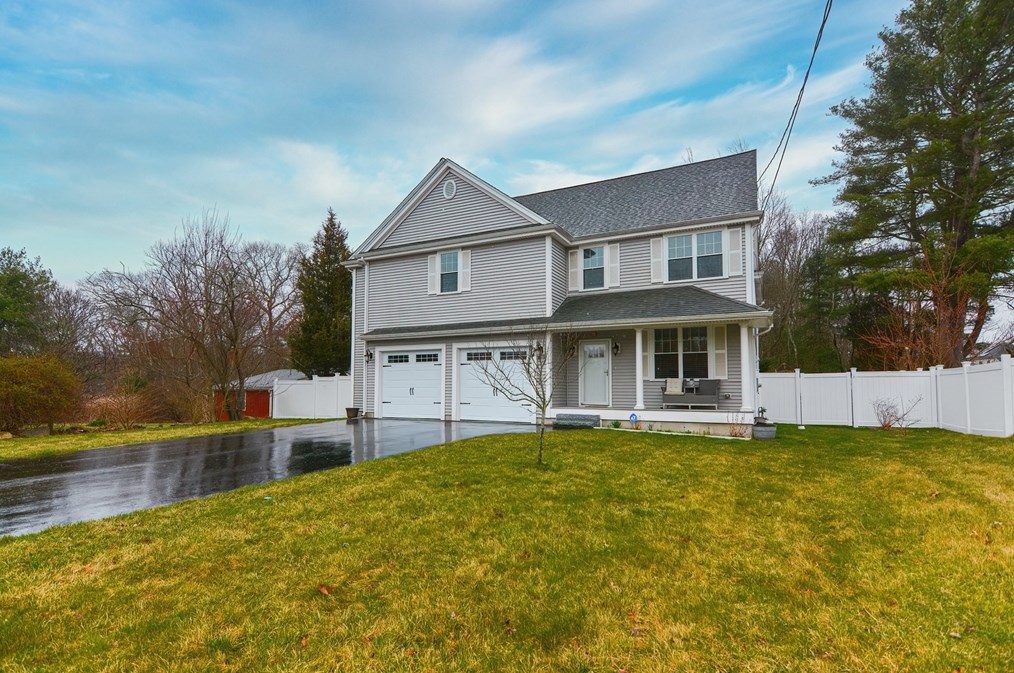 94 Gold St, Randolph, MA 02368-2710